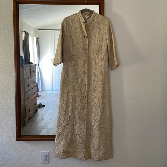 Vintage Dynasty Quilted Housecoat - Picture 1 of 6